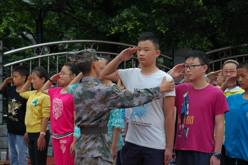 雅安(ān)中(zhōng)學(xué)2014級軍訓夏令營花(huā)絮（二）